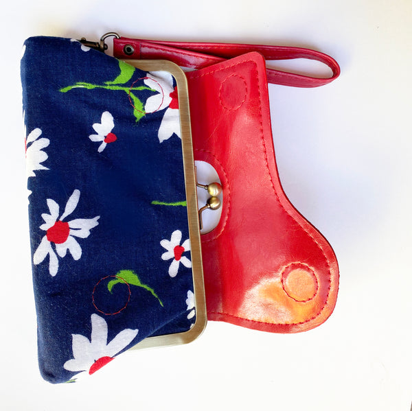 Limited Edition Audrey Clutch - Vintage Floral Daisy